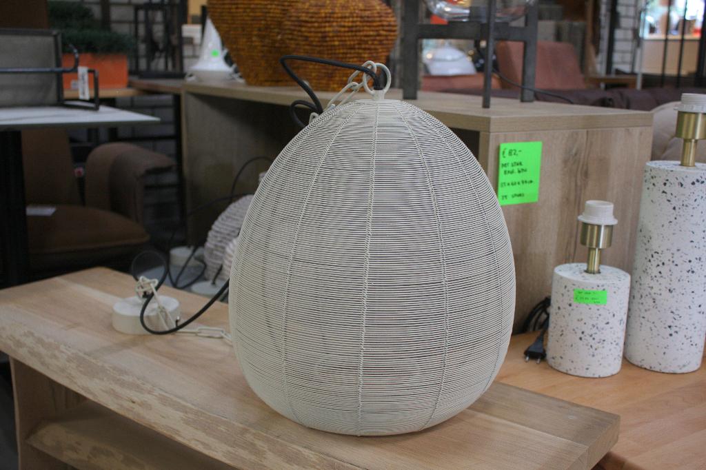 Leuke open hanglamp metaal draadlamp ovaal beige creme, Ophalen of Verzenden, Zo goed als nieuw, Metaal, Minder dan 50 cm