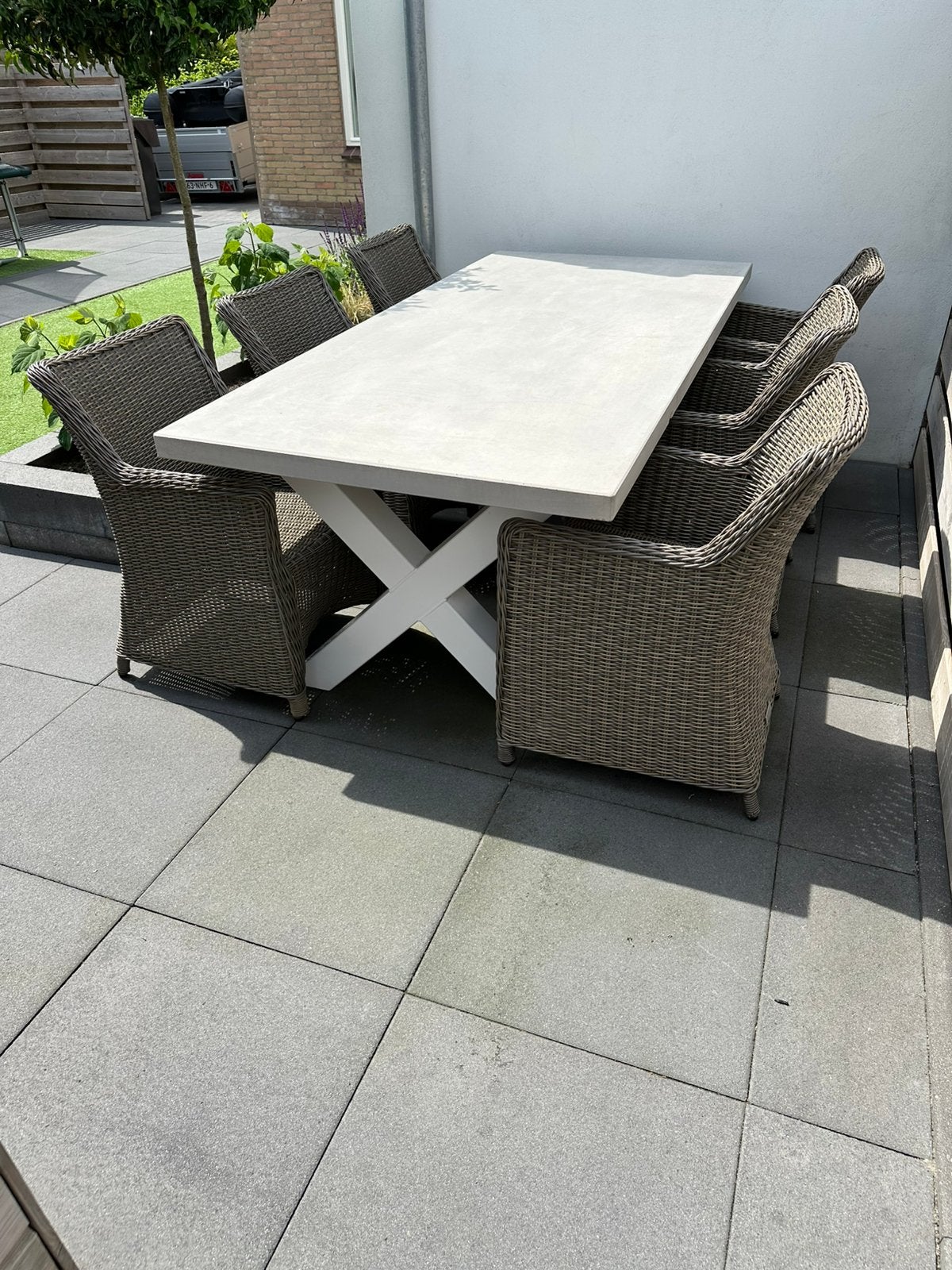 Betonnen tuintafel., Ophalen, Zo goed als nieuw, Overige materialen