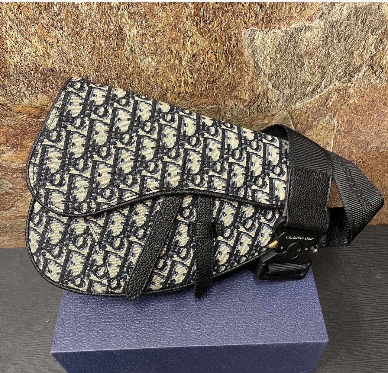 Topkwaliteit Dior Saddle Bag - Nieuw en Geseald, Ophalen of Verzenden, Nieuw, Bruin, Schoudertasje