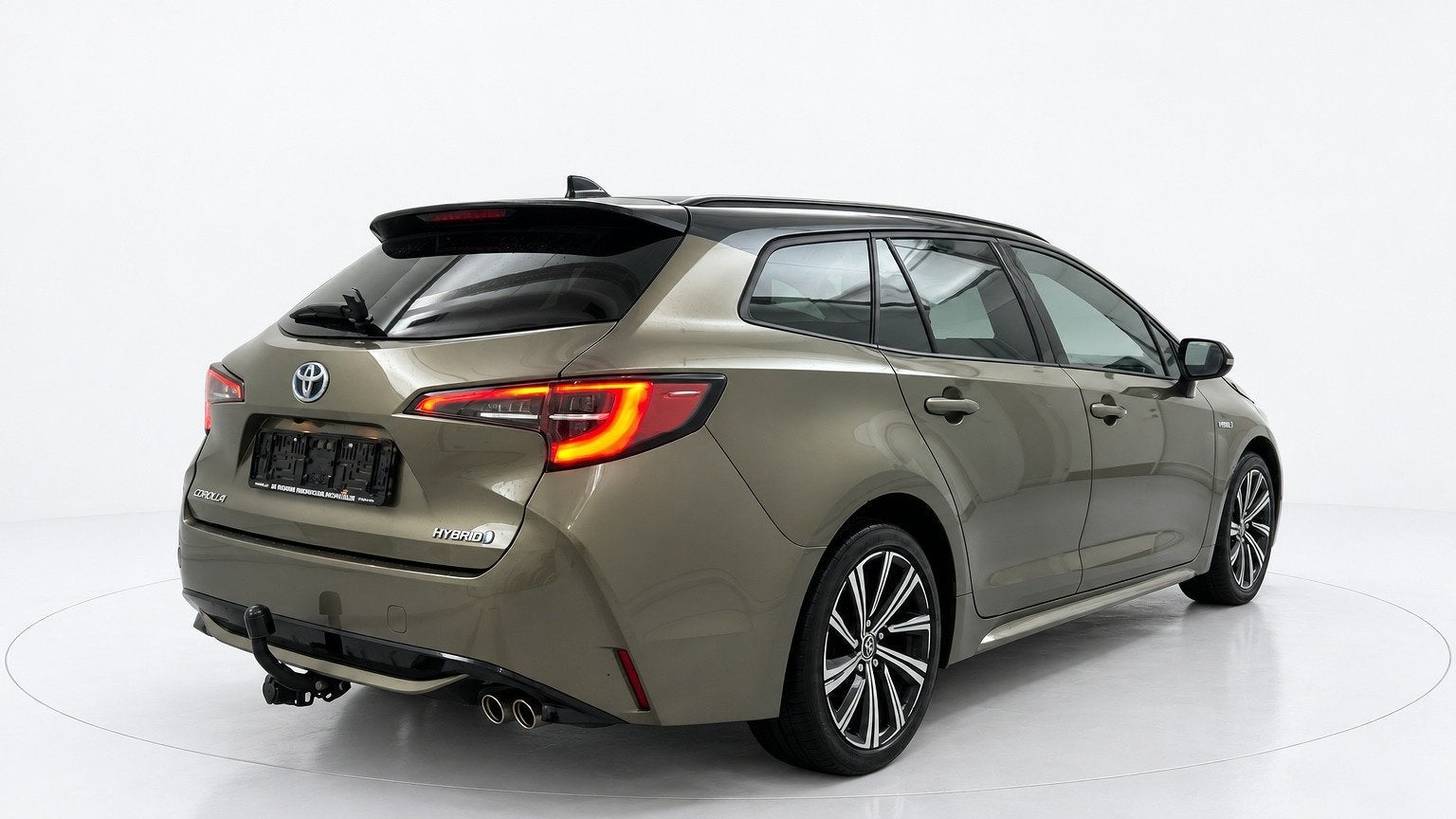 Foto 2 van Toyota Corolla Touring Sports 2.0 Hybrid Premium|184 pk|Auto