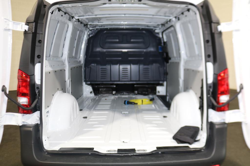 Mercedes-Benz eVito 112 L2 60 kWh Led (bj 2025), Auto's, Stof, Gebruikt, 2255 kg, 116 pk