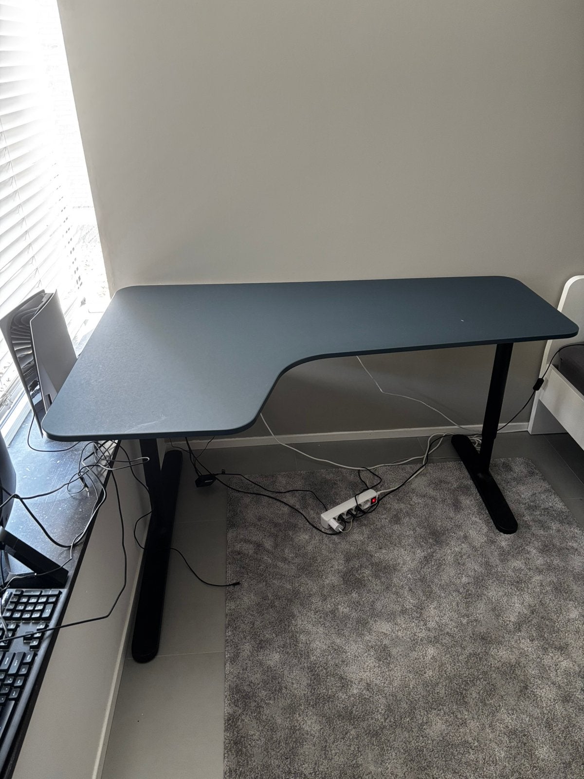 Ikea bureau BEKANT- donkerblauw, Huis en Inrichting, Ophalen, Gebruikt