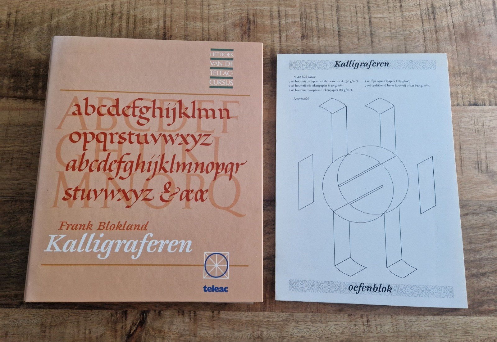 Kalligraferen | De kunst van schoonschrijven + oefenboek, Ophalen, Alpha, Zo goed als nieuw