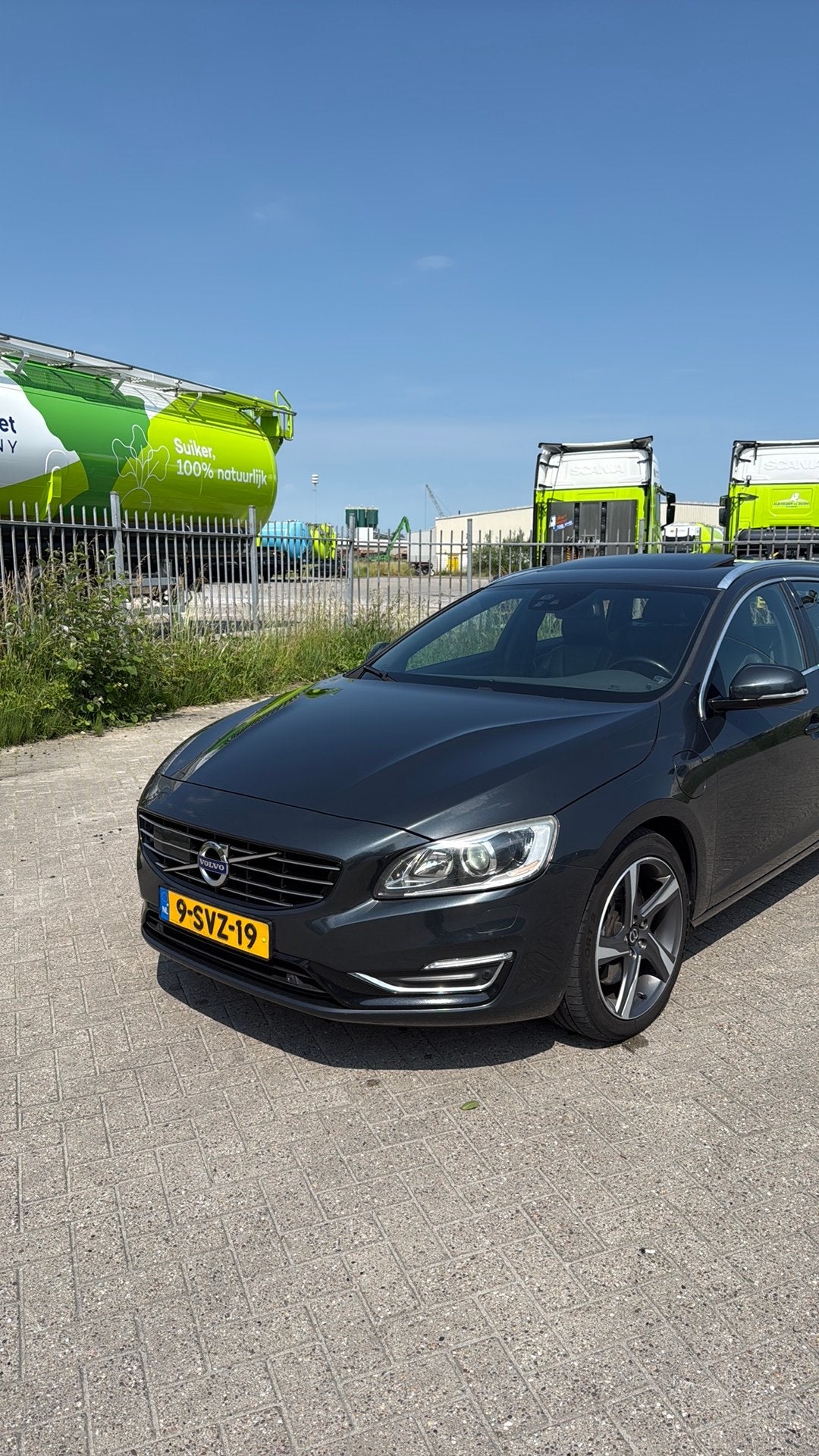 Volvo V60 D6 215pk Plug-in Hybrid 2013 Grijs, 1849 kg, 1800 kg, Te koop, 56 km/l