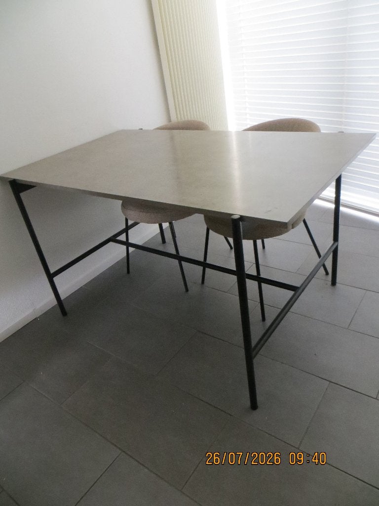 Eetkamer tafel, Ophalen, Kunststof, Gebruikt, 100 tot 150 cm