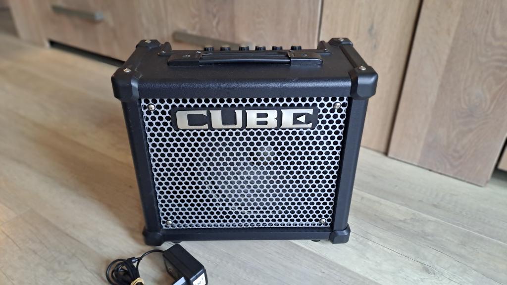Roland  Cube 10 GX  gitaar versterker, Ophalen of Verzenden, Zo goed als nieuw, Gitaar, Minder dan 50 watt