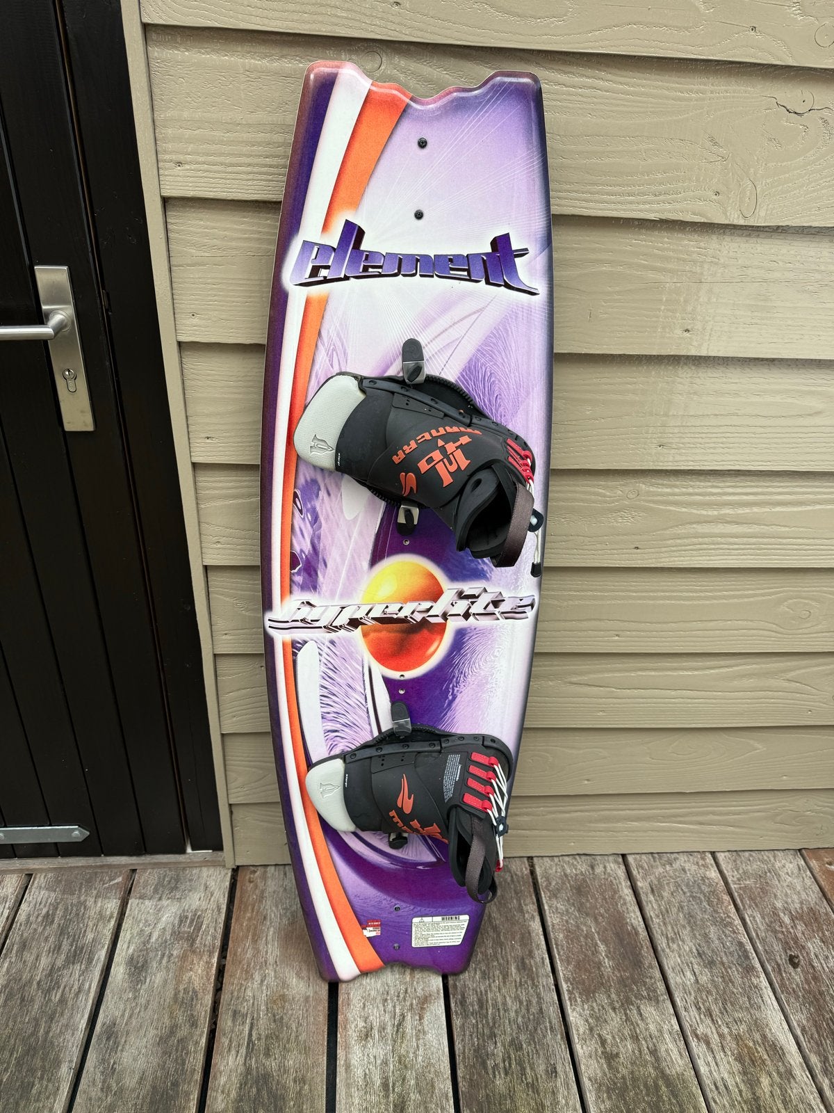 Wakeboard Element met boots - goede staat (putten), Watersport en Boten, Wakeboarden, Ophalen, Gebruikt, Board en Schoenen
