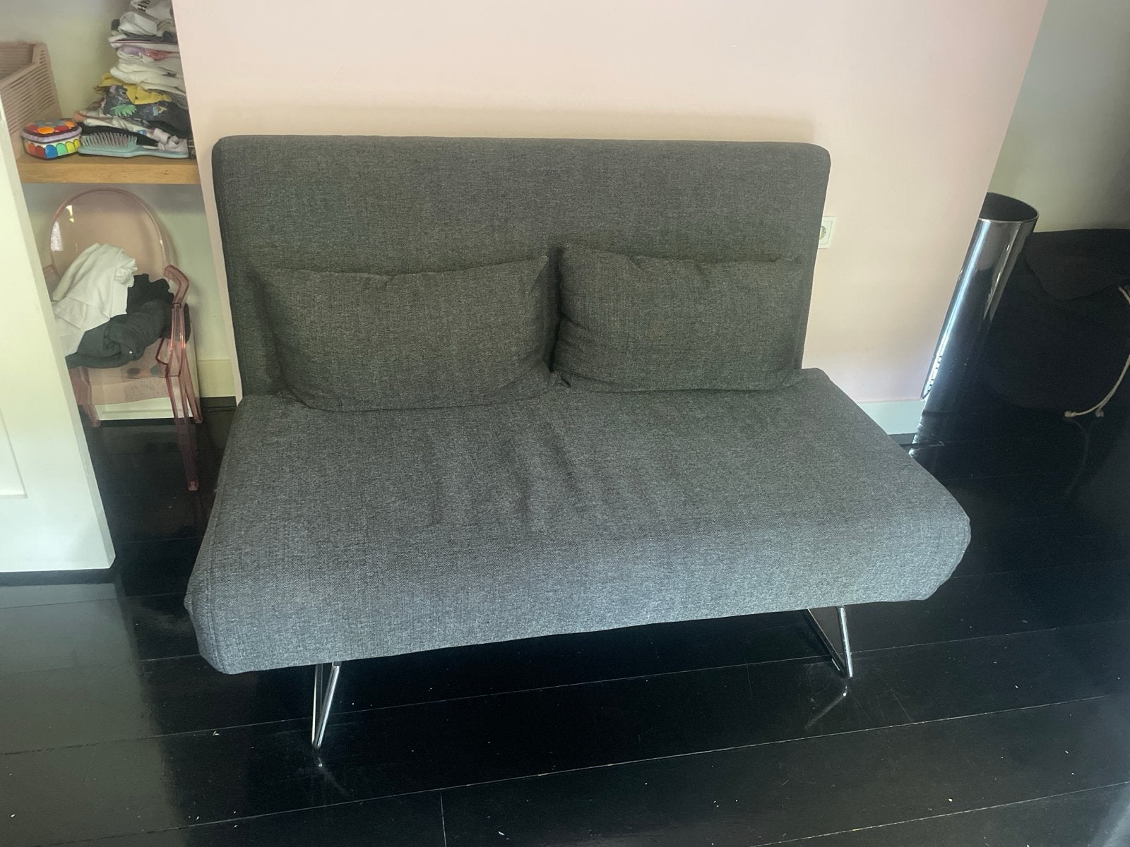 Compacte slaapbank met chromen onderstel 140x200, Huis en Inrichting, Ophalen, Gebruikt, Tweepersoons, 140 cm