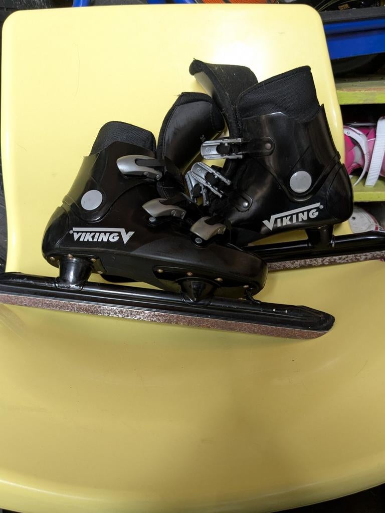 Viking schaatsen maat 36, Ophalen