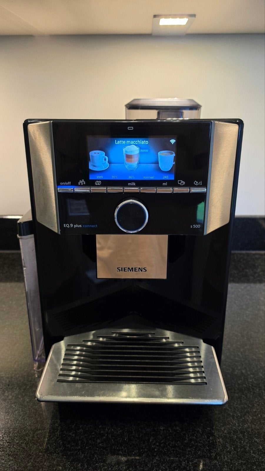 Siemens EQ9 Plus S500 Connect, Witgoed en Apparatuur, Koffiezetapparaten, Ophalen, Afneembaar waterreservoir, 10 kopjes of meer