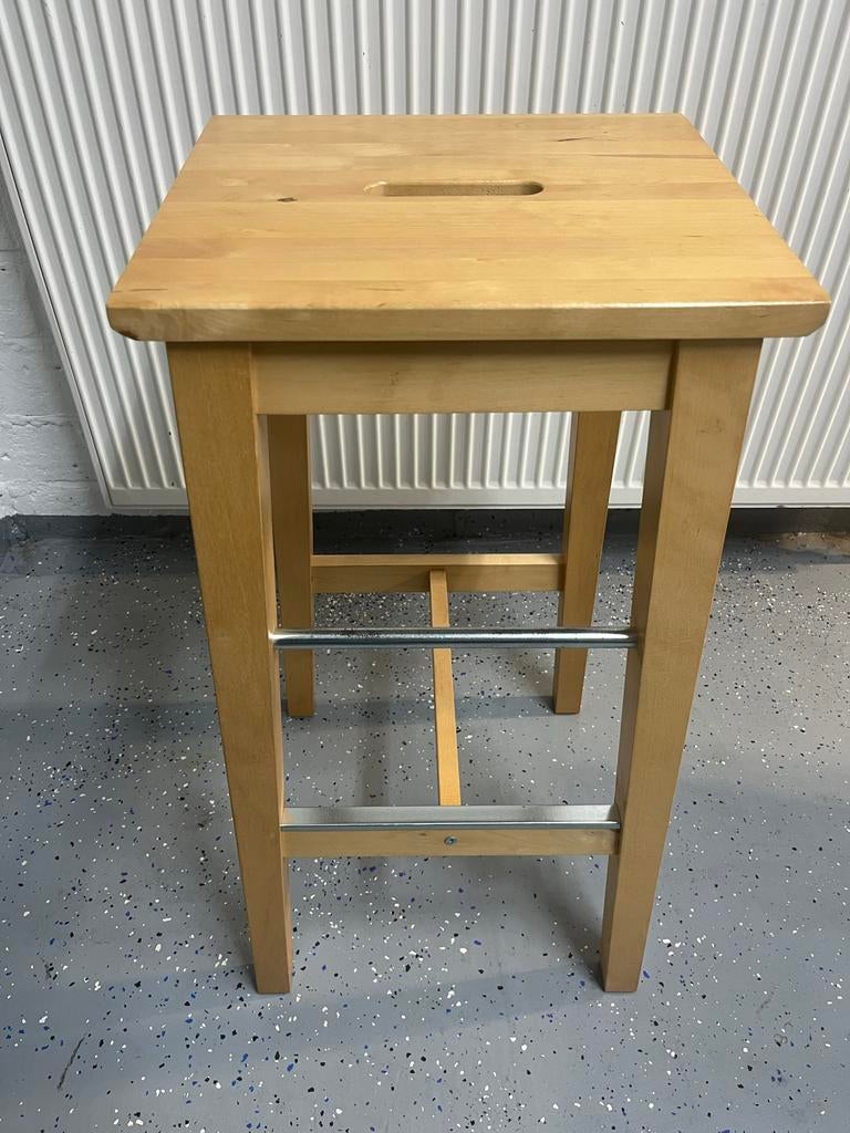 3 stuks IKEA Bosse houten barkrukken, Huis en Inrichting, Barkrukken, Ophalen, Gebruikt, Met voetsteun, 60 tot 90 cm