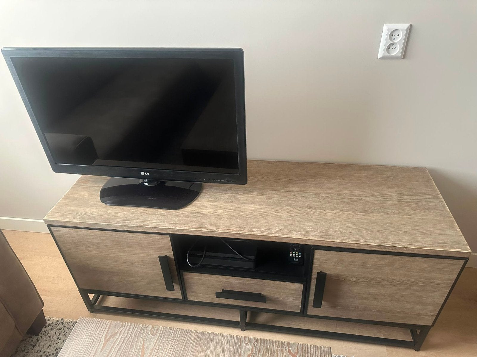 Haco tv meubel Old Pine dark hout en metaal 138x45x55 cm, Gebruikt, 100 tot 150 cm, Minder dan 100 cm, 25 tot 50 cm