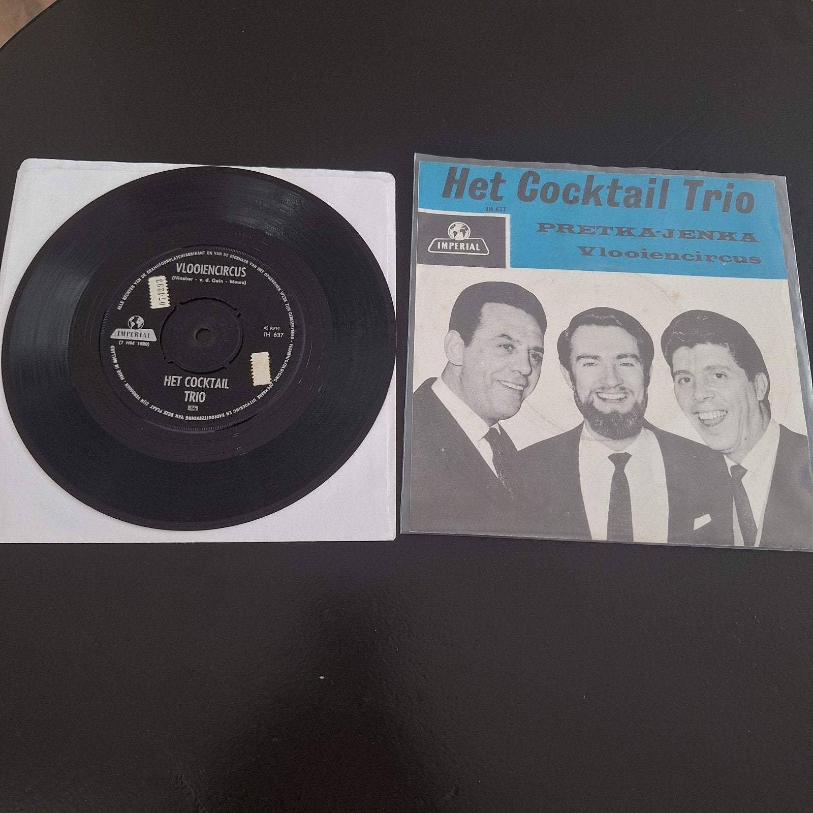 Cocktail trio-vlooiencircus, Ophalen of Verzenden, Zo goed als nieuw, 7 inch, Levenslied of Smartlap