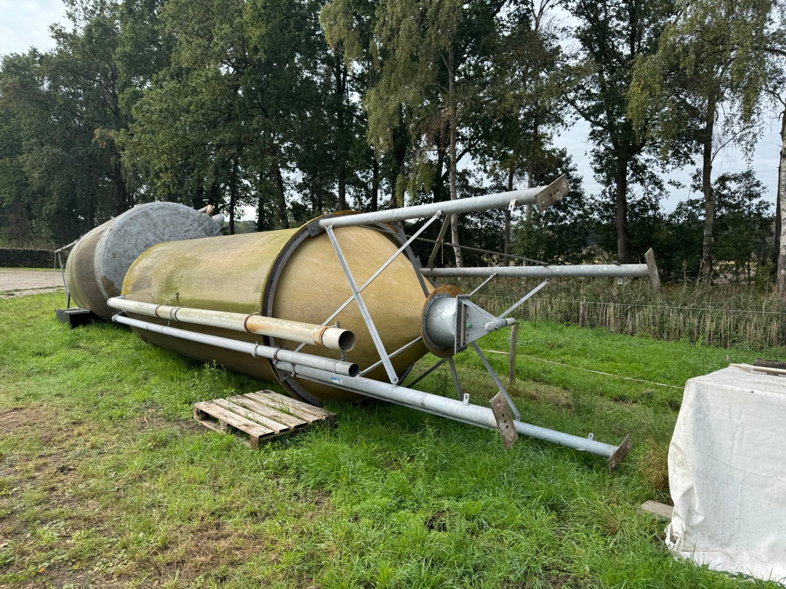 2x voersilo gratis, Dieren en Toebehoren, Ophalen