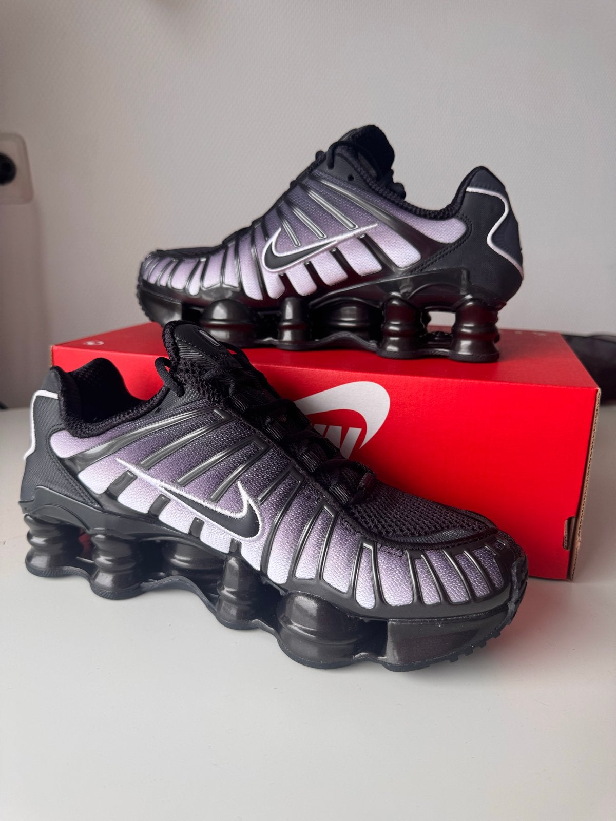 Nieuwe Nike Shox TL Fade Maat 39 met Originele Doos, Zwart, Nieuw, Ophalen of Verzenden, Sneakers of Gympen