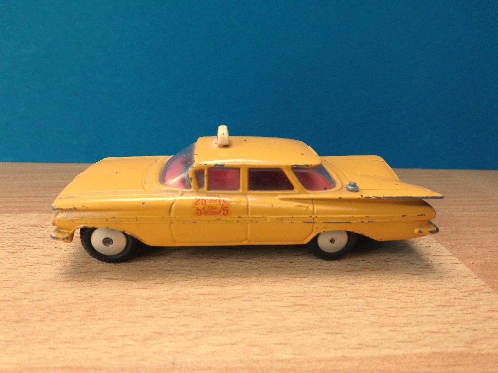 Corgi Toys Chevrolet Impala TAXI in licht bespeelde staat, Ophalen of Verzenden, Gebruikt, Auto, Corgi