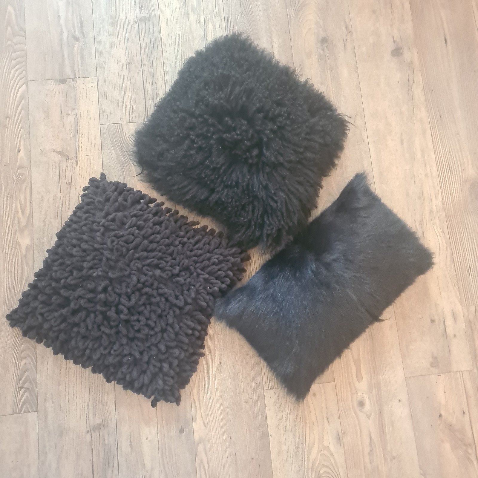 Set van 3 zwarte sierkussens: schapenvacht, geitenvacht, Ophalen, Zwart, Vierkant, Inclusief binnenkussen