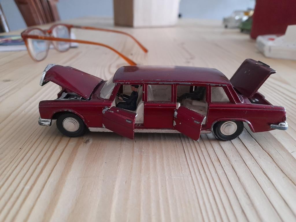 Dinky toys Mercedes 600, Ophalen of Verzenden, Gebruikt, Auto, Dinky Toys