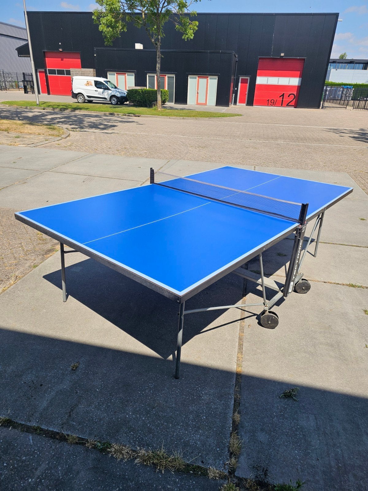 Mooie outdoor tafeltennistafel - wedstrijdformaat, Sport en Fitness, Tafeltennis, Ophalen, Gebruikt, Tafel Outdoor, Verrijdbaar