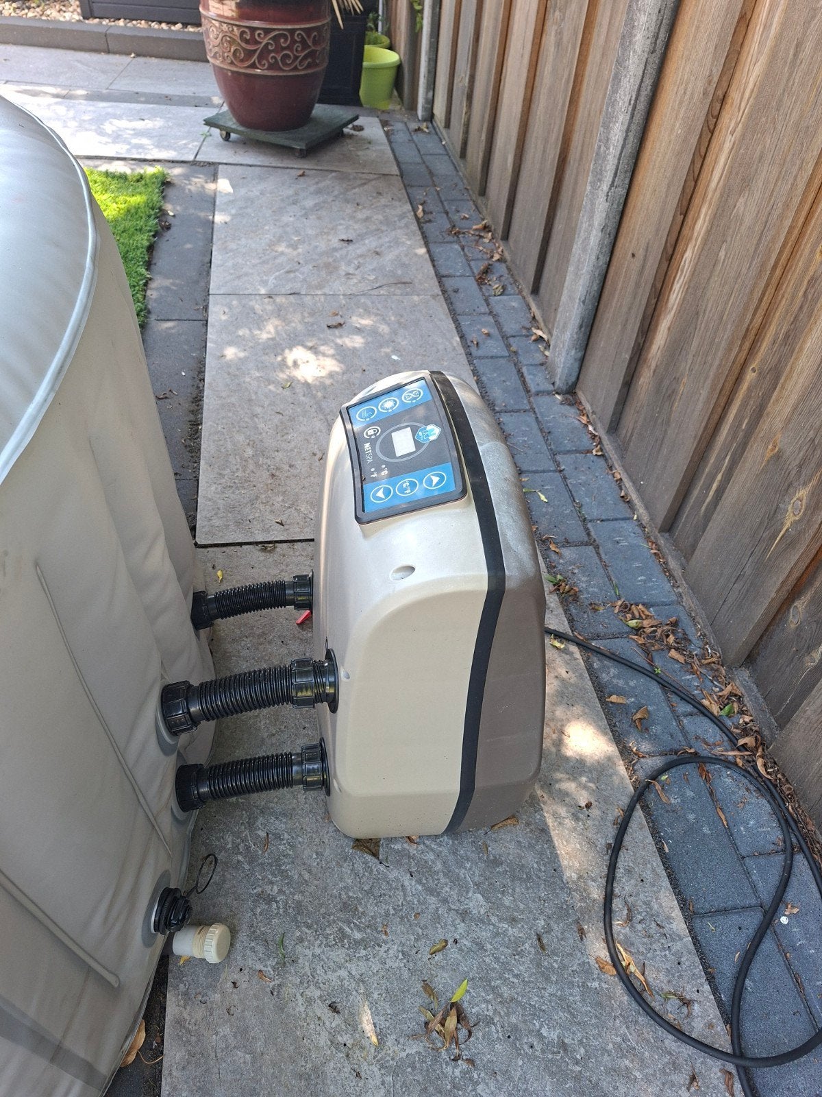 NetSpa Opblaasbare Jacuzzi met Pomp en Filter, Tuin en Terras, Ophalen, Gebruikt, Filter, Opblaasbaar