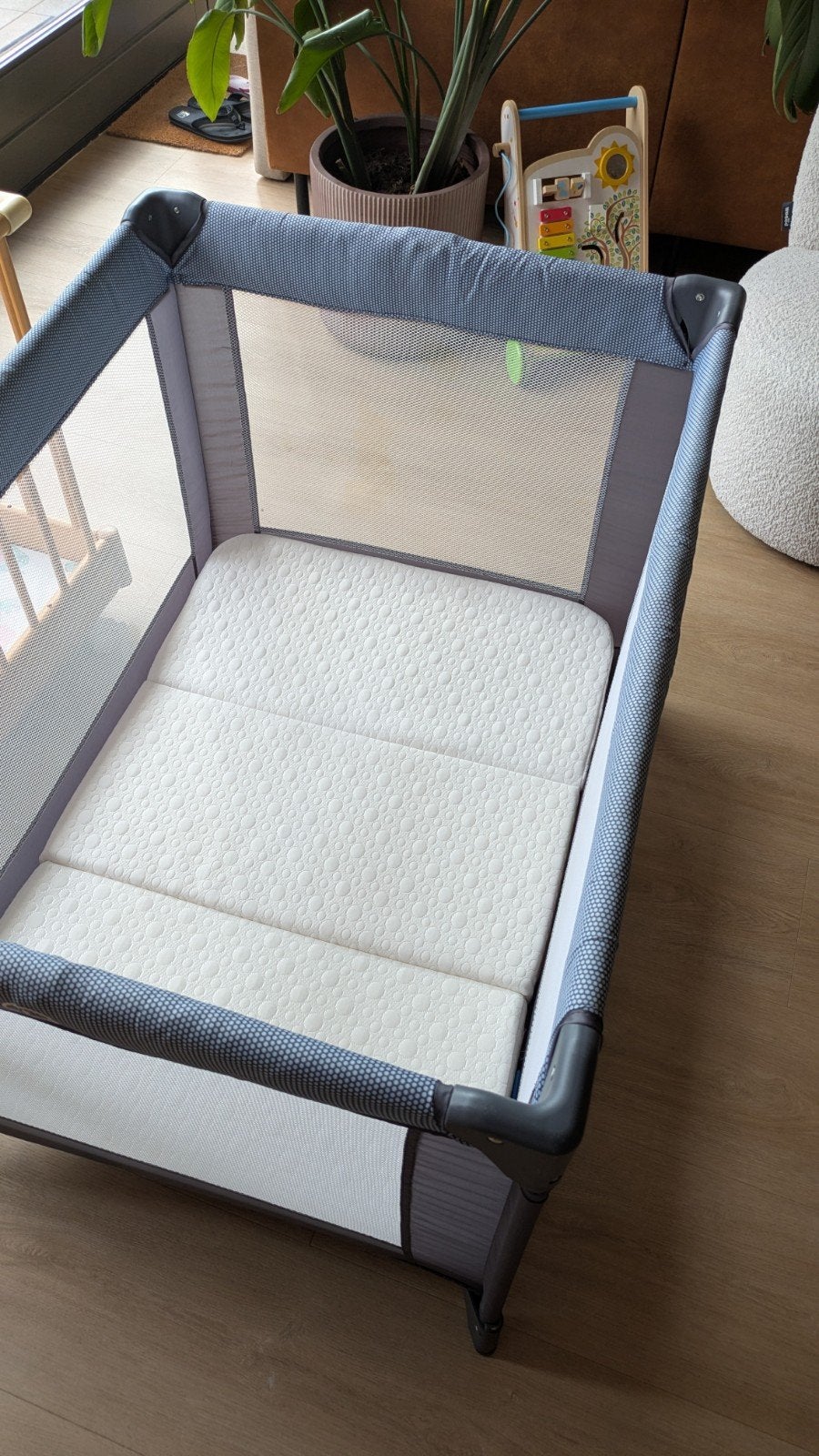 Milliard Campingbedje / Box met matras - 100x74x74cm, Kinderen en Baby's, Boxen, Ophalen