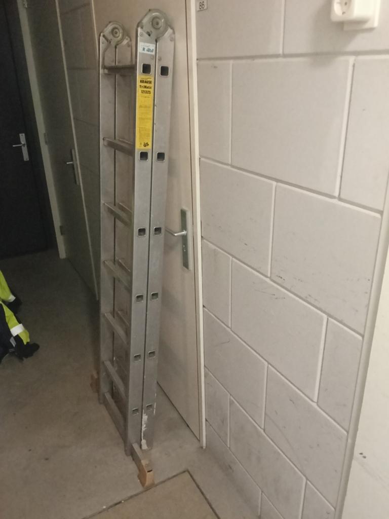 Krause klapladder 12 treden, Doe-het-zelf en Verbouw, Ladders en Trappen, Gebruikt, Ophalen of Verzenden, Ladder, Opvouwbaar of Inschuifbaar