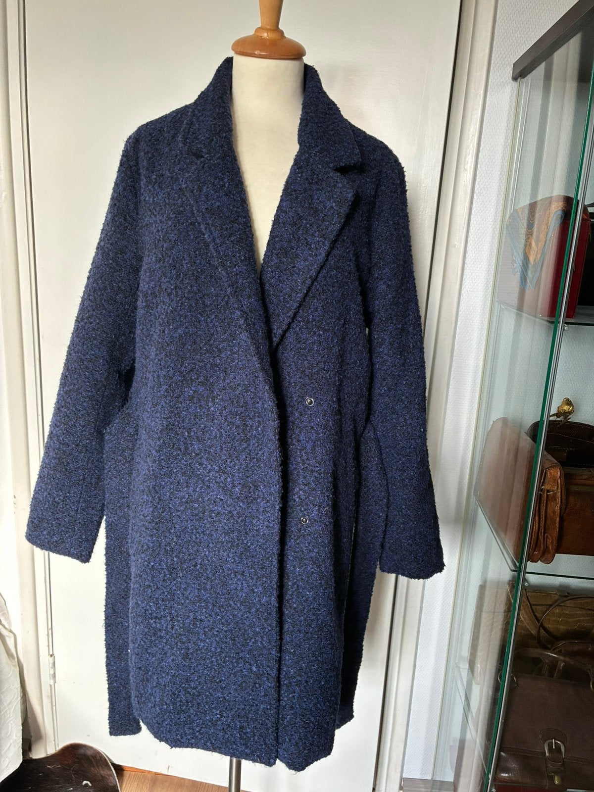 CASUAL LADIES bouclé blauwe jas met revers mt M, Kleding | Dames, Jassen | Winter, Ophalen of Verzenden, Zo goed als nieuw, Maat 38/40 (M)