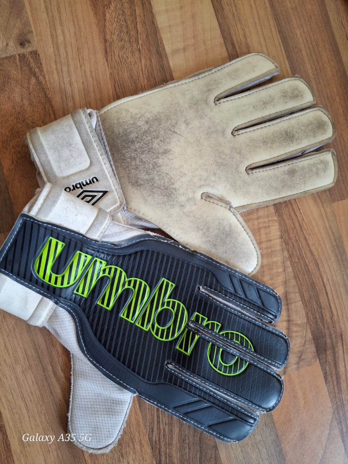 Umbro keepershandschoenen voor kinderen - Gebruikt, Ophalen, Gebruikt, Handschoenen