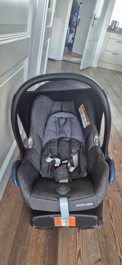 Maxi-Cosi met EasyBase, Ophalen