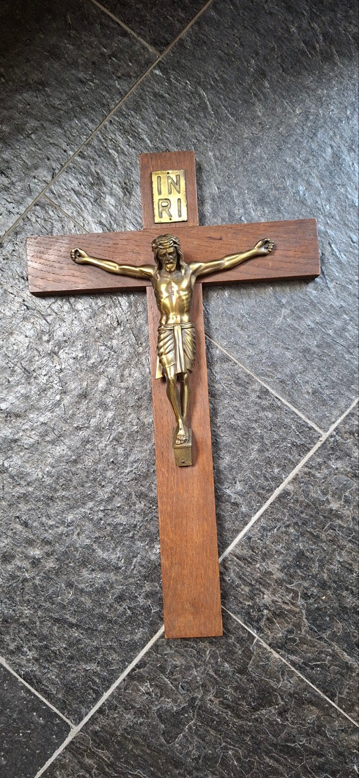 Jezus kruisbeeld - Houten kruis met bronzen corpus, Antiek en Kunst, Antiek | Religie, Ophalen of Verzenden