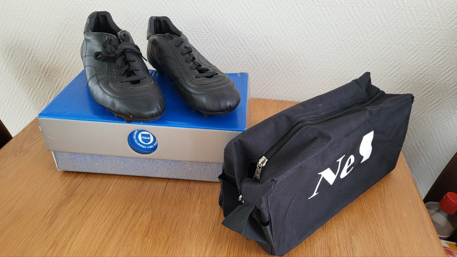 Leren voetbalschoenen Ness, zwart maat 45 met schoenentas, Maat XS of kleiner, Schoenen, Ophalen of Verzenden, Zo goed als nieuw