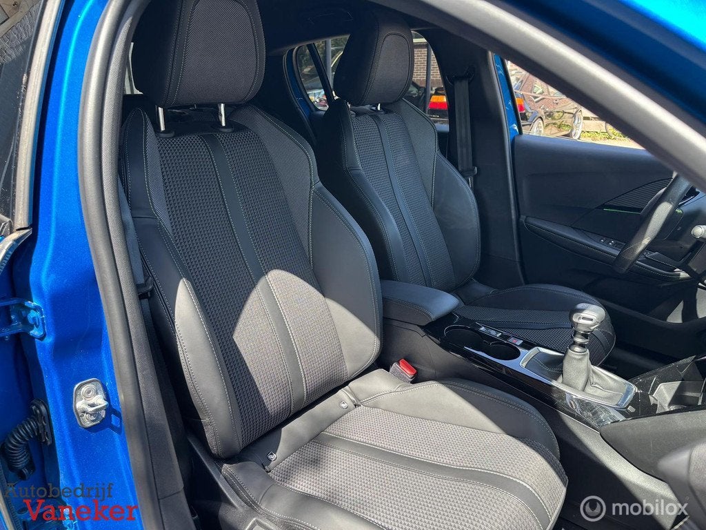 Peugeot 208 1.2 PureTech GT Pack|Vertigo Blue|Carplay|Camera, Voorwielaandrijving, 101 pk, Gebruikt, Blauw