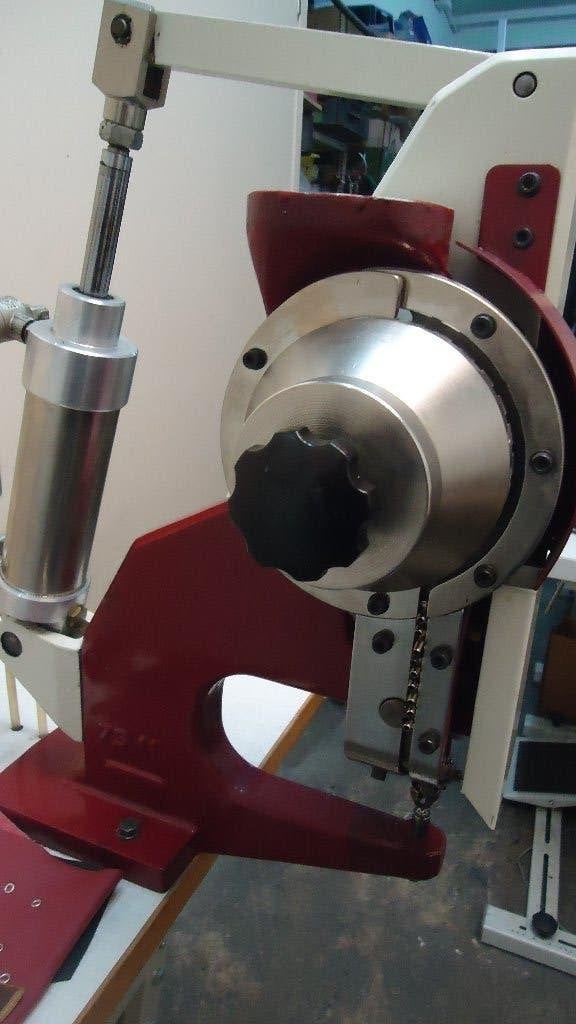 Industrie Ring / holniet machine Automaat, Overige merken, Gebruikt, Ophalen of Verzenden, Naaimachine