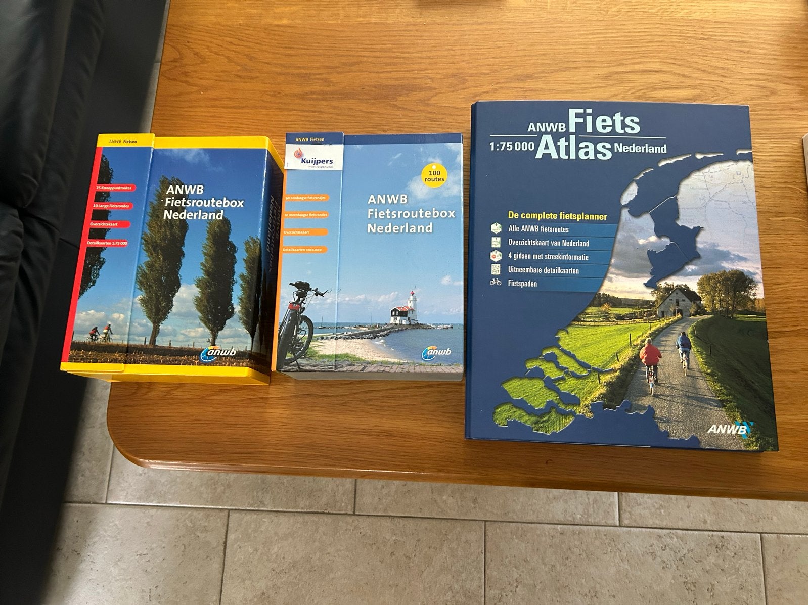 ANWB Fietsroutebox Nederland & Fietsatlas, Fiets- of Wandelgids, Ophalen of Verzenden, Zo goed als nieuw, ANWB
