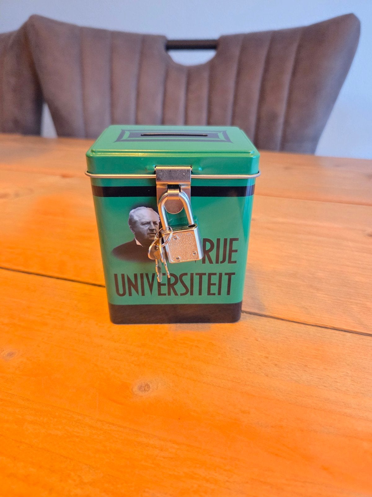VU Amsterdam spaarpot / brievenbusje - Alumni gift, Groen, Vintage, Ophalen of Verzenden, Zo goed als nieuw
