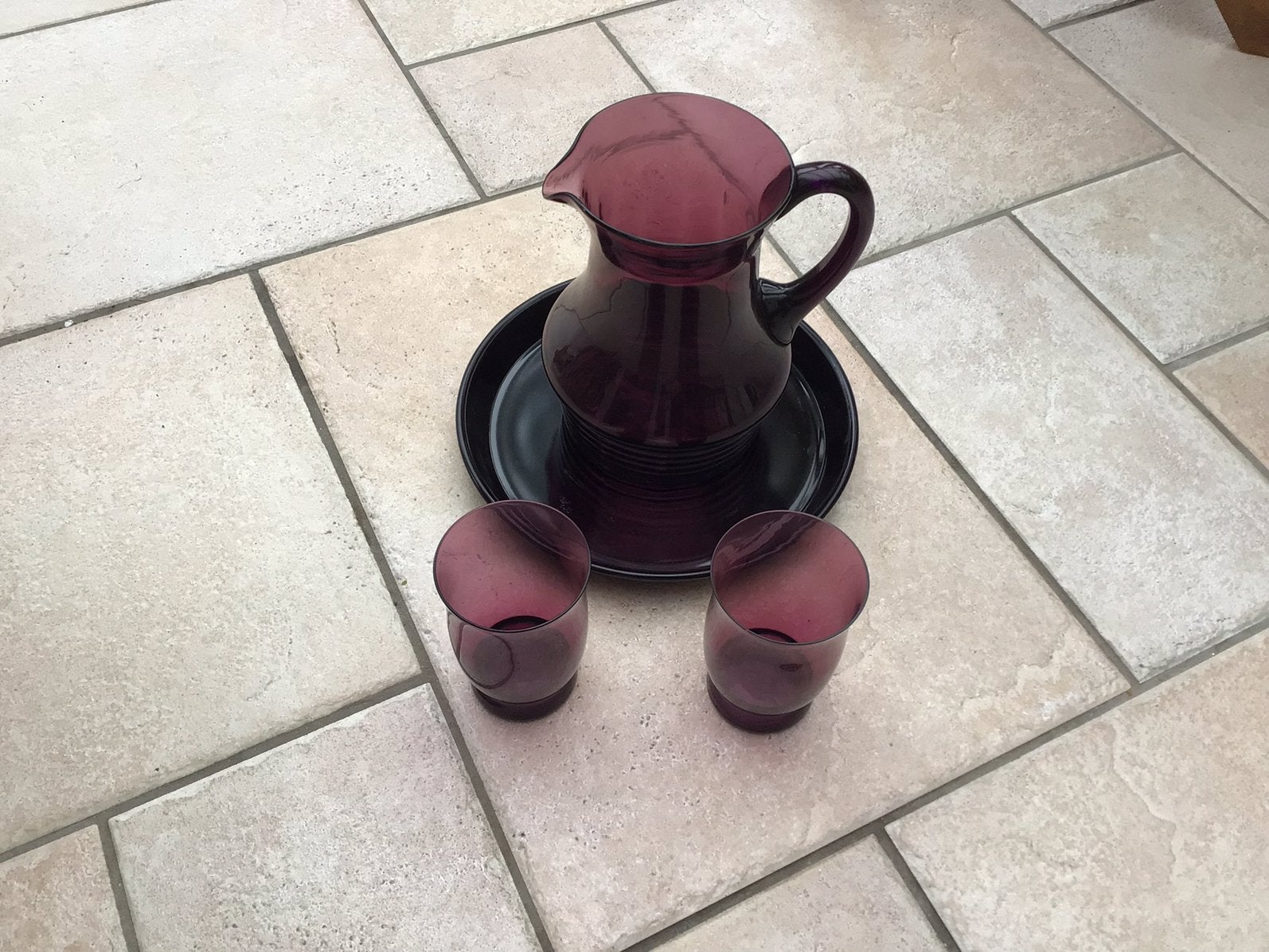Antiek kompleet waterstel met glazen en onderbord, Antiek en Kunst, Antiek | Glas en Kristal, Ophalen of Verzenden