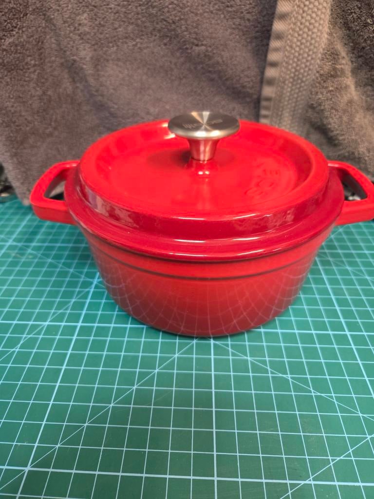 Sola gietijzeren pan rood, Ophalen of Verzenden, Nieuw, Gietijzer, Koekenpan of Braadpan