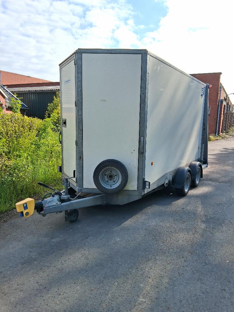 Ifor Williams Gesloten aanhanger klep/deuren 364x173x214 cm, Ophalen, Zo goed als nieuw, Overige typen