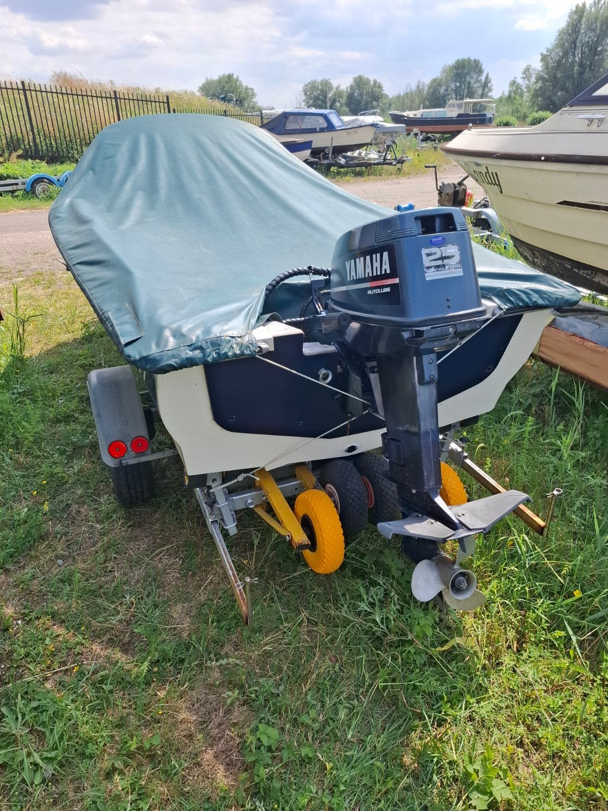 Placom 4.20 toerboot met 25pk Yamaha motor en trailer, Benzine, Overige merken, Gebruikt, 4 m