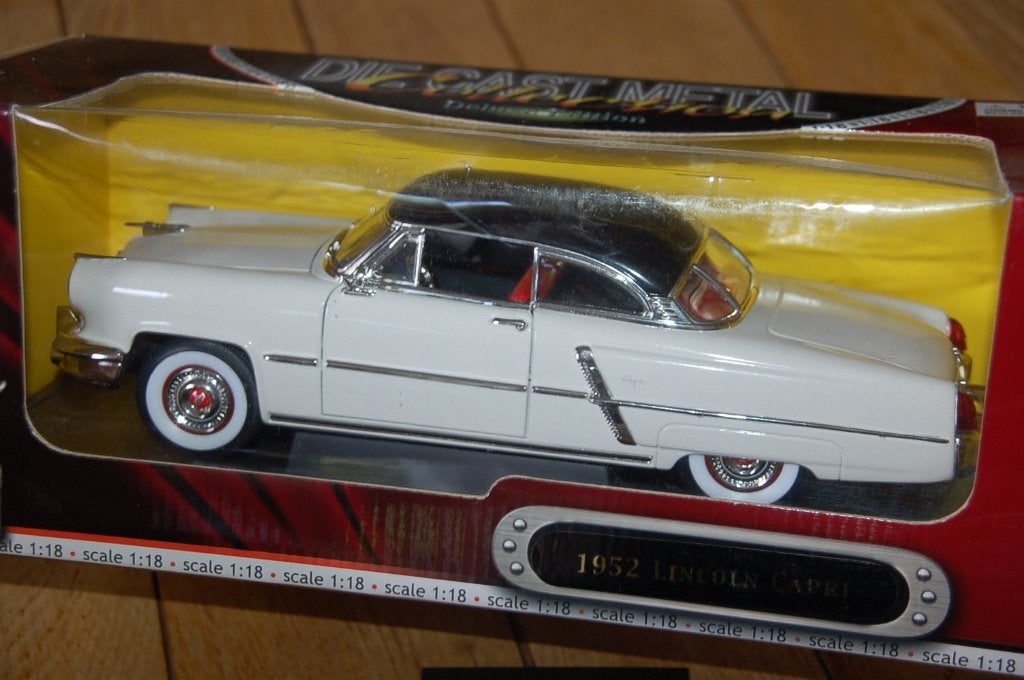 1:18 LINCOLN CAPRI 1952 white Road legends WRH, Hobby en Vrije tijd, Modelauto's | 1:18, Verzenden, Zo goed als nieuw, Auto, Overige merken