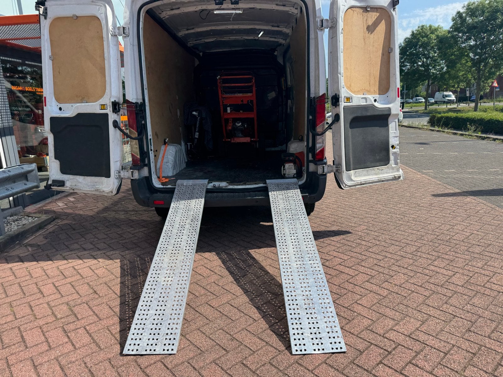 SPOEDVERVOER – BUS MET CHAUFFEUR | 24/7 OP AFSPRAAK