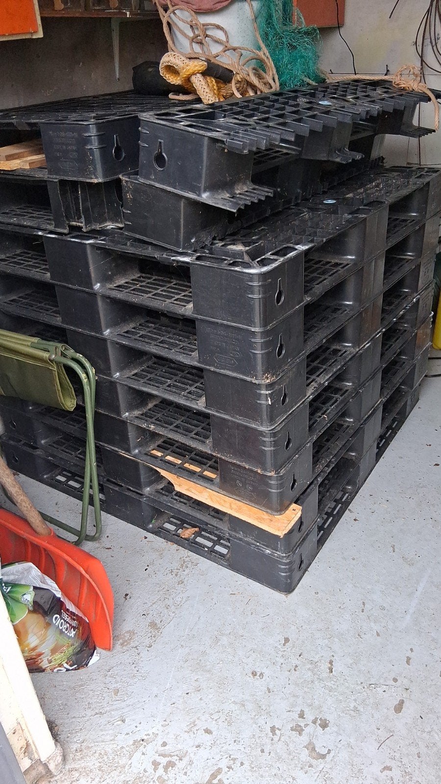 Kunststof Pallets 110x110cm - 8 Hele, 2 Verzaagde, Ophalen, Gebruikt, 100 cm of meer, 60 cm of meer