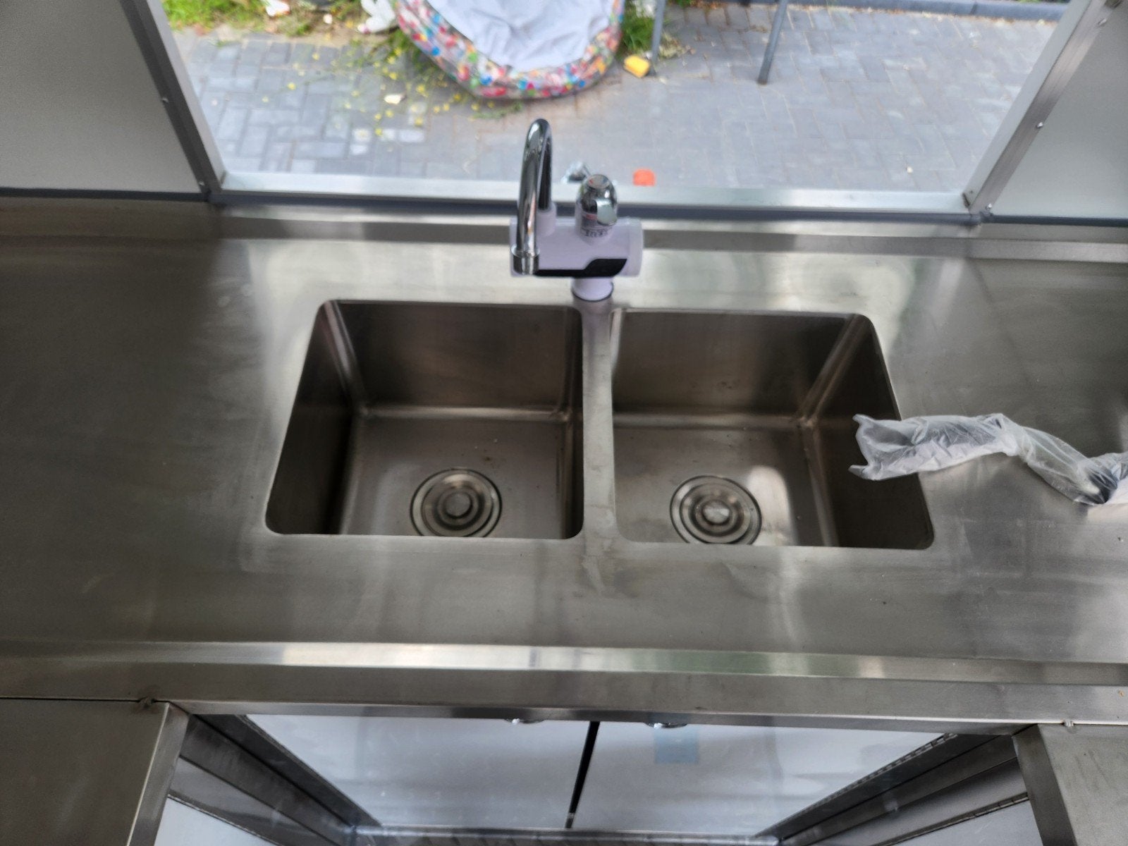 Foto 10 van Nieuwe Foodtrailer/Verkoopwagen - Direct Beschikbaar