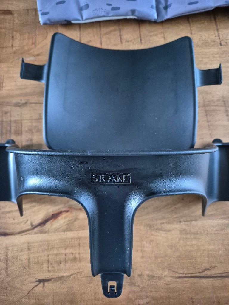 Stokke tripp trapp stoelverkleiner en kussen, Kinderen en Baby's, Ophalen, Zo goed als nieuw, Meegroeistoel, Stoelverkleiner