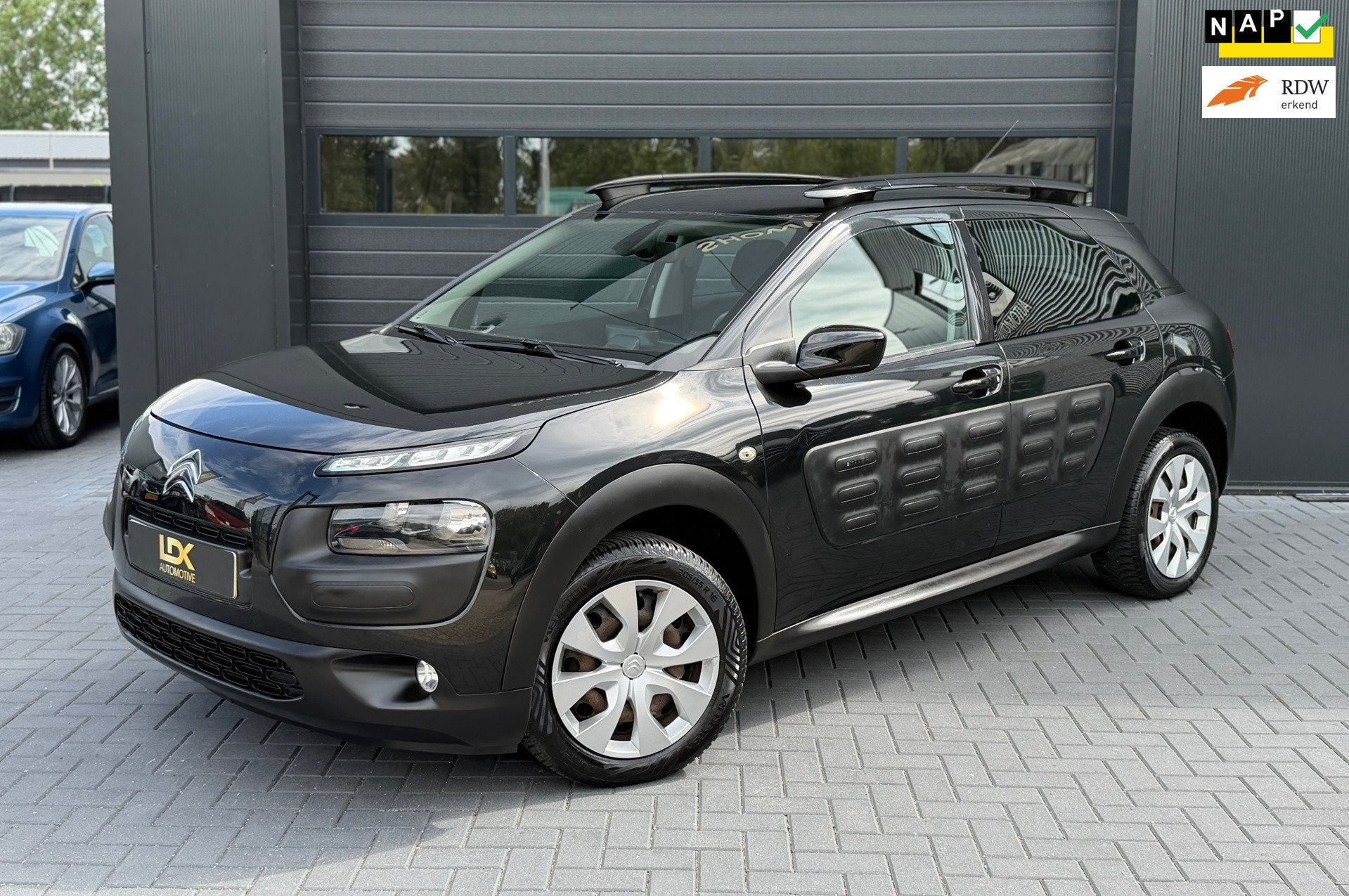 Citroen C4 Cactus 1.2 PureTech Feel Automaat|Camera|Navi, Auto's, Citroën, 82 pk, Origineel Nederlands, Bedrijf, 3 cilinders