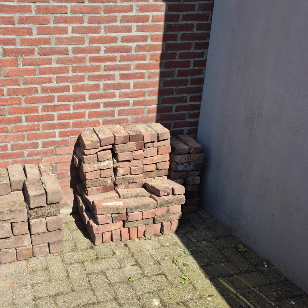 Gratis af te halen: oude gebakken metselstenen | vintage / r, Doe-het-zelf en Verbouw, Metselstenen, Ophalen of Verzenden, Gebruikt