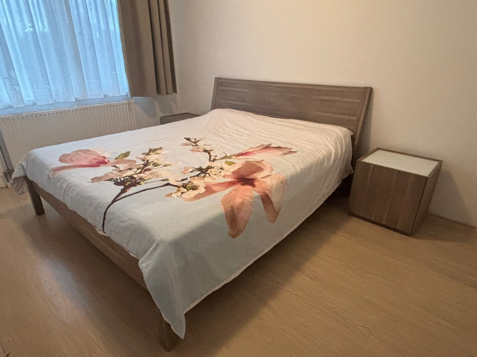 IKEA Bed – Houten Bedframe, Ophalen, Zo goed als nieuw, Eenpersoons