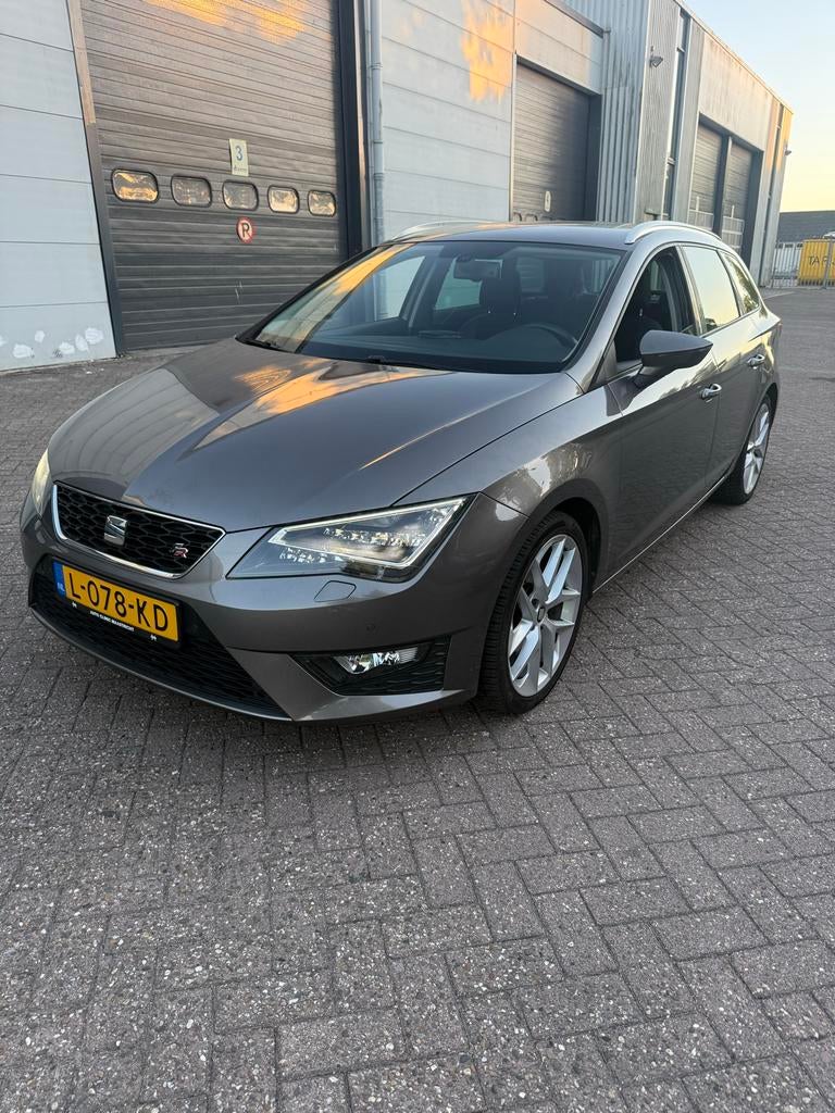 Seat Leon 1.4 TSI 122PK 2014 Grijs FR LINE, Voorwielaandrijving, 1169 kg, 4 cilinders, Leon