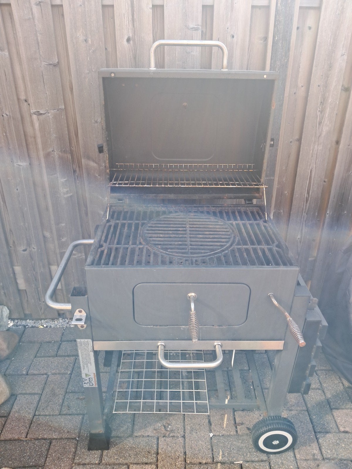 Tarrington House BBQ Grill - Gebruikt, Tuin en Terras, Houtskoolbarbecues, Gebruikt, Ophalen