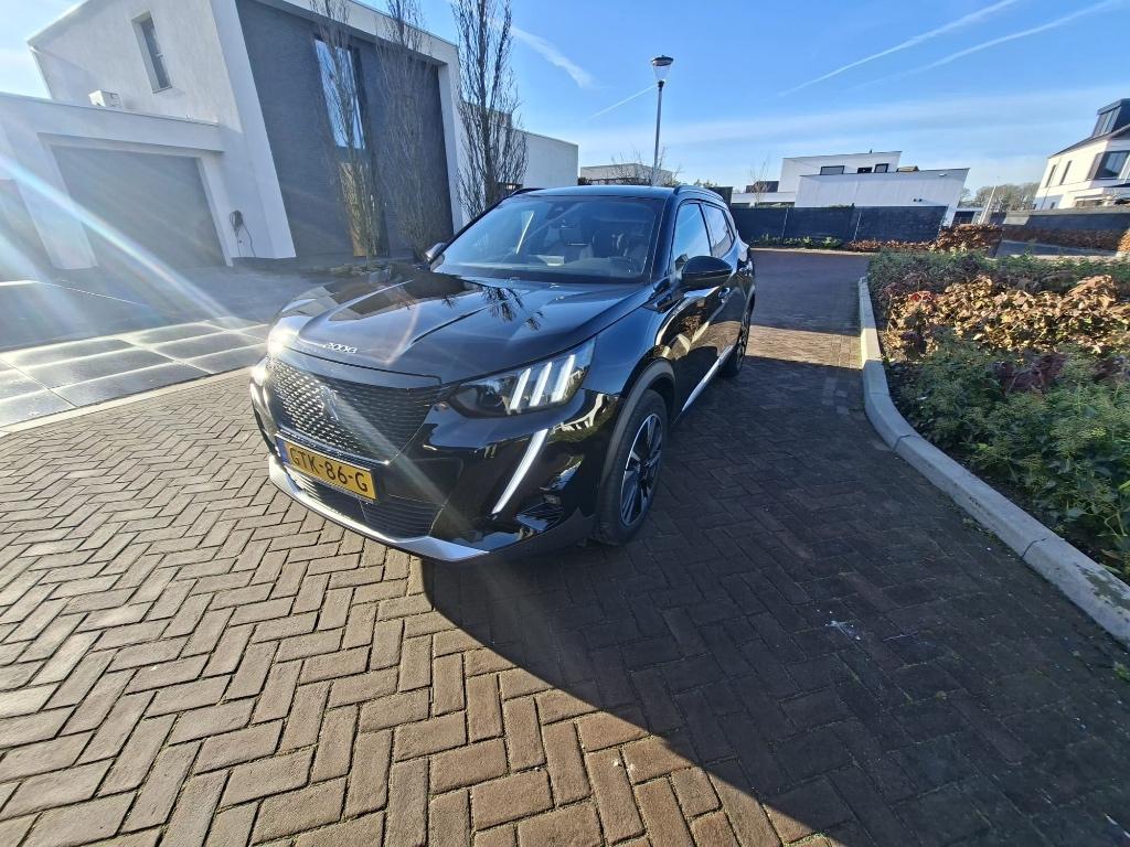 Peugeot 2008 GT EV 50kWh 136pk december 2020 Zwart, Auto's, Zwart, Zwart, Elektrisch, 1523 kg